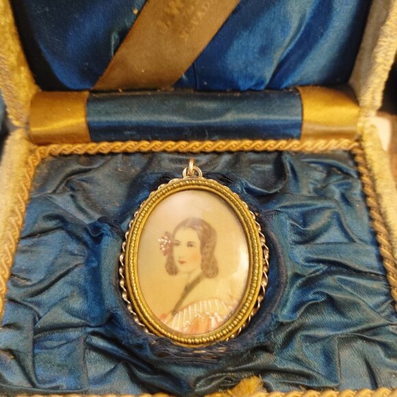 Antique Victorian Pendant 10K Yellow Gold 15 g Hand Painted Miniature Portrait - Picture 12 of 16